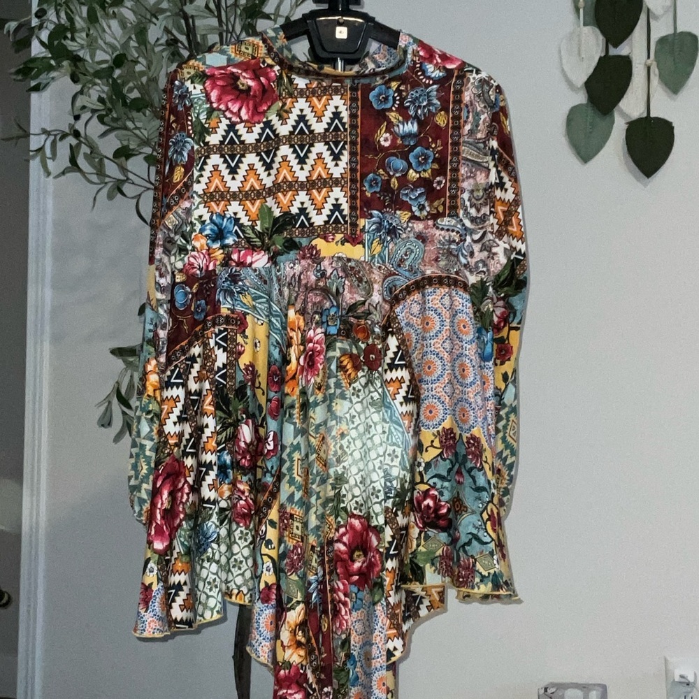 Cha Cha Vente Multicolor Floral Tunic - Picture 3 of 4
